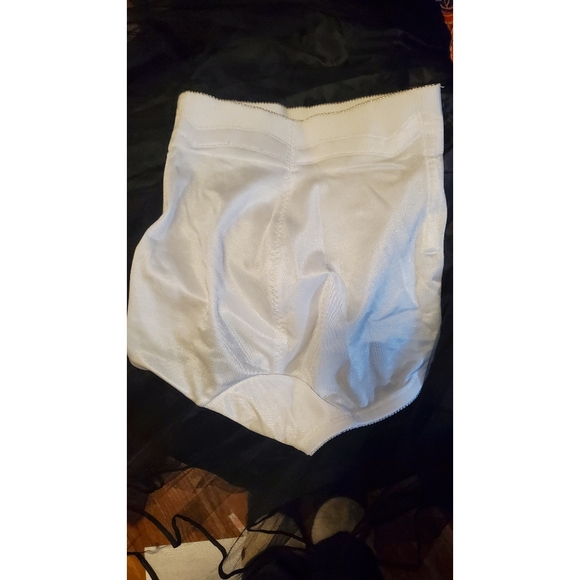 NWOT Rago Shape wear - Picture 2 of 3